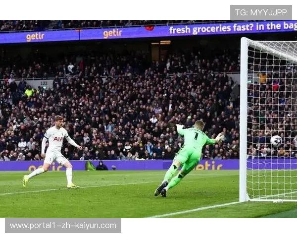 热刺前场逼抢强度不足 水晶宫从容组织后场出球